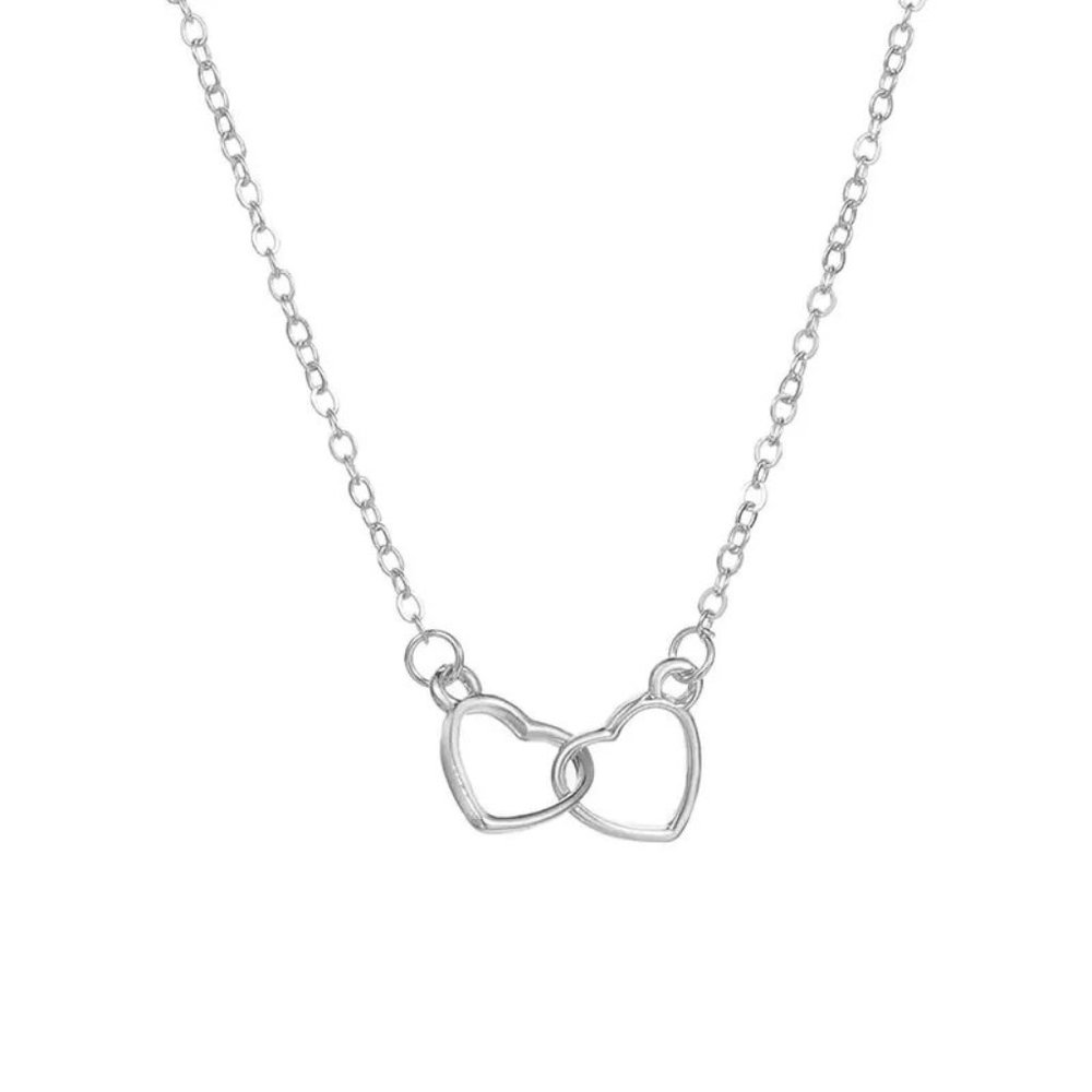 ⭐️NWT Silver Interlocking Hearts Necklace